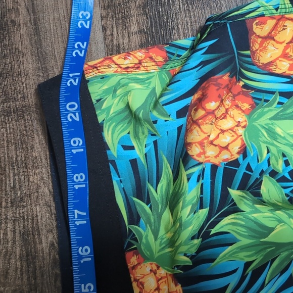 Dixxon Board shorts Size 42 In Tropical Pineapple ๐ ๐ All Over Print - Picture 8 of 9